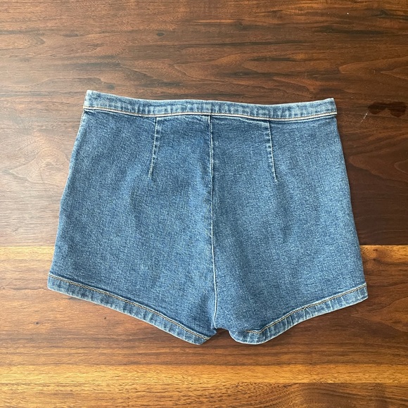 GRLFRND shorts 28 - Picture 4 of 5